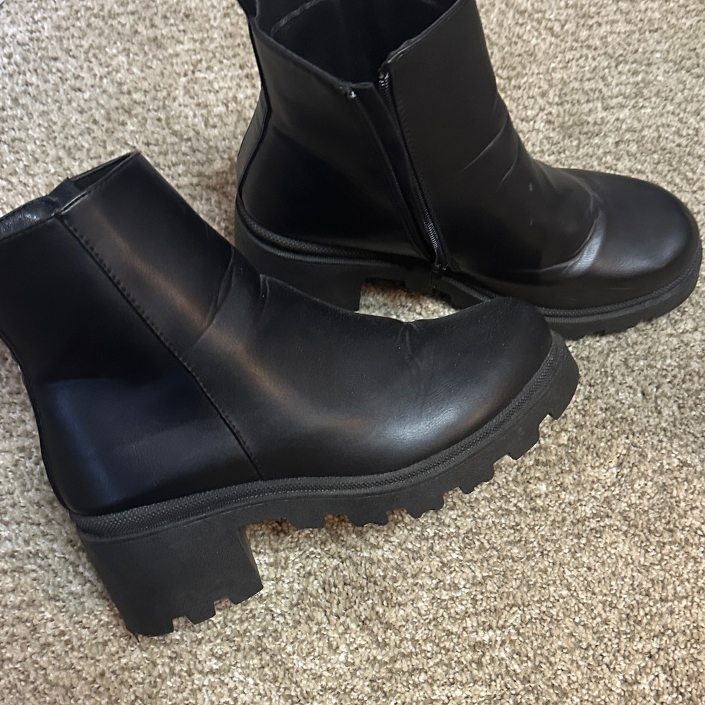 Qupid Black Chunky Heel Ankle Boots